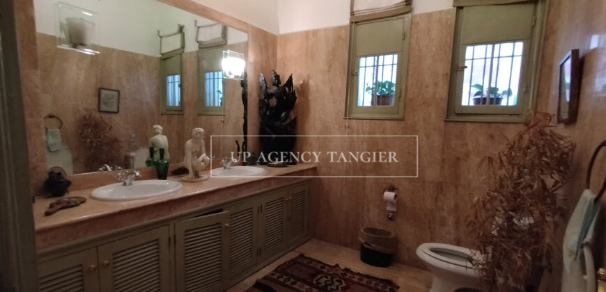 Beautiful House “Golden age” in Tangier