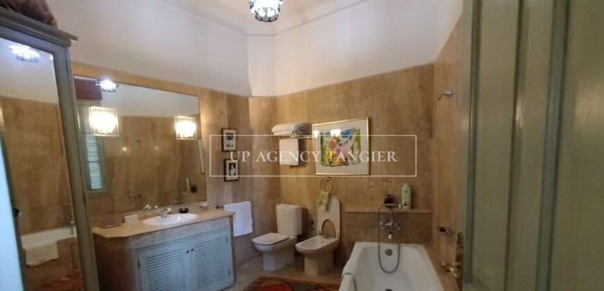 Beautiful House “Golden age” in Tangier