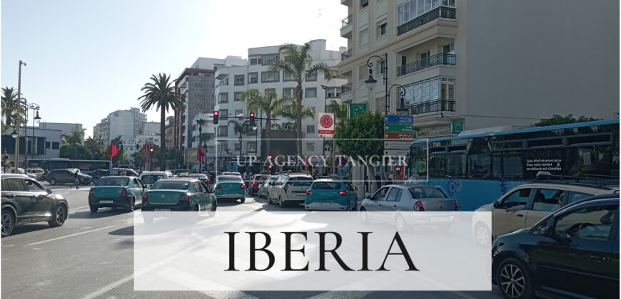 Local commercial de 161m2 à Iberia (Tanger)