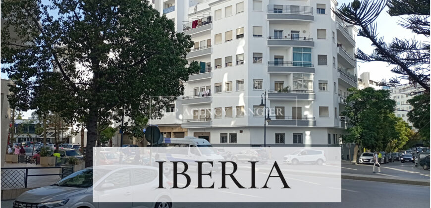 Local commercial de 139m2 à Iberia (Tanger)