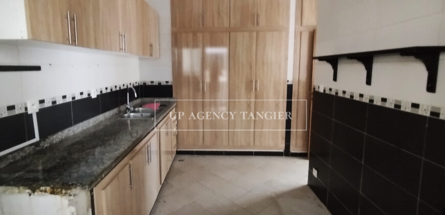 Large appartment for rent in Tangier (Iberia)