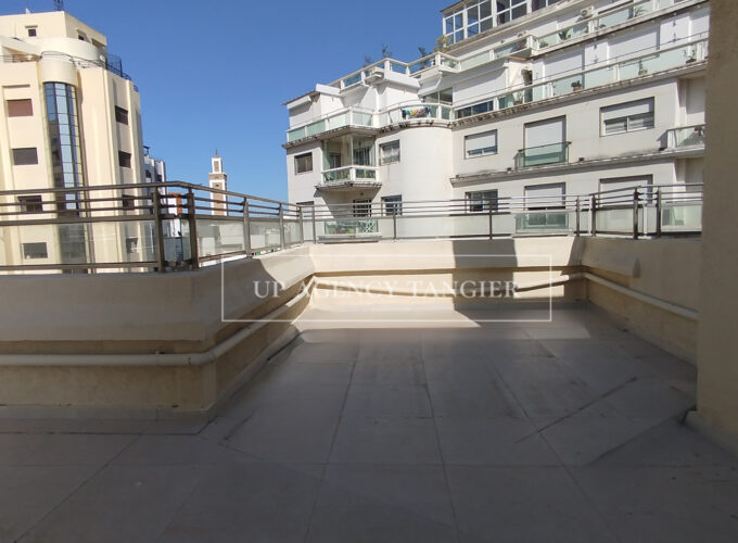 Large new apartment with terrace for rent in Tangier (Iberia)