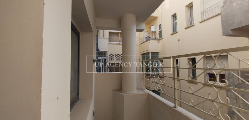 Large new appartment with terrace for rent in Tangier (Iberia)