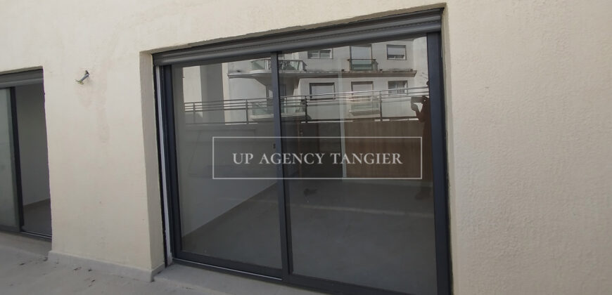 Large new appartment with terrace for rent in Tangier (Iberia)
