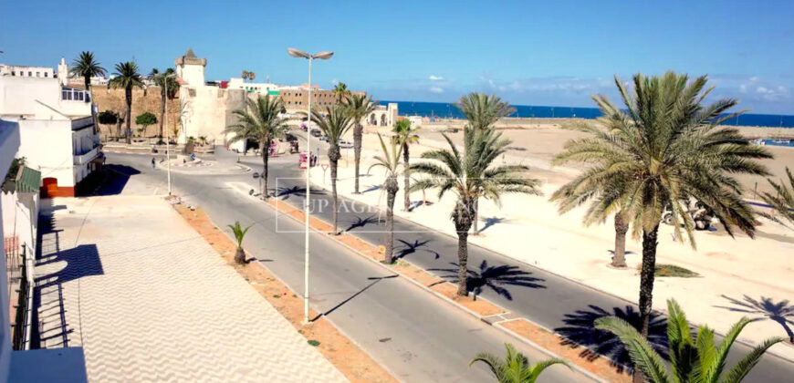 Exceptional building in Asilah facing the sea, multi-apartment, triplex and commercial space