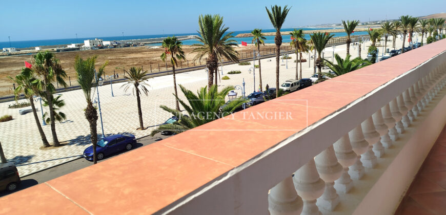 Exceptional building in Asilah facing the sea, multi-apartment, triplex and commercial space