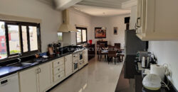 Exceptional building in Asilah facing the sea, multi-apartment, triplex and commercial space