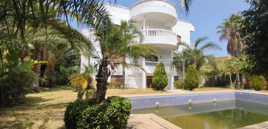 Villa moderne avec piscine à Tanger