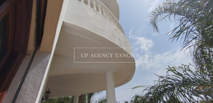 Villa moderne avec piscine à Tanger
