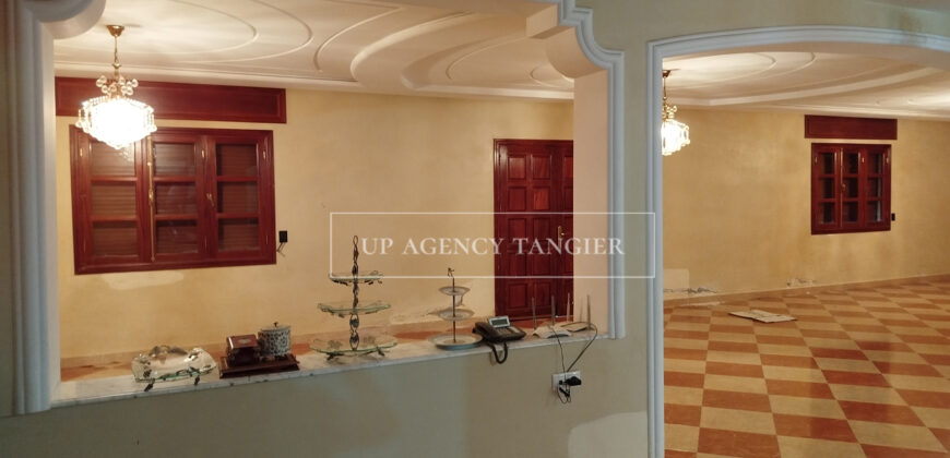 Villa moderne avec piscine à Tanger