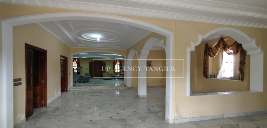 Villa moderne avec piscine à Tanger