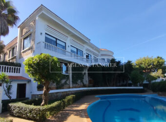 Grande villa à Tanger avec vue sur le Détroit