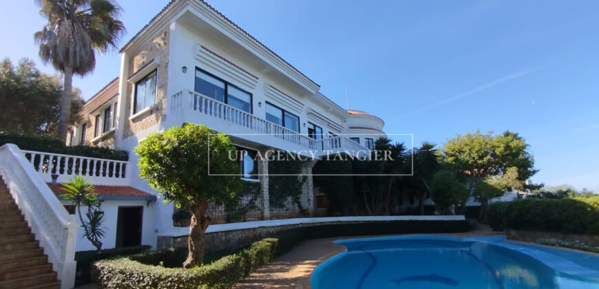 Grande villa à Tanger avec vue sur le Détroit