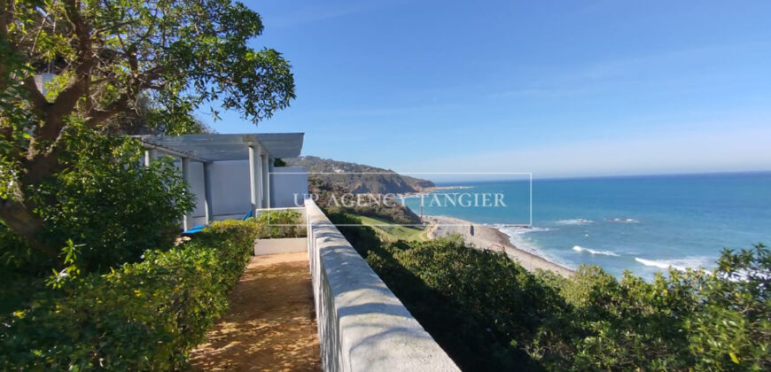 Grande villa à Tanger avec vue sur le Détroit