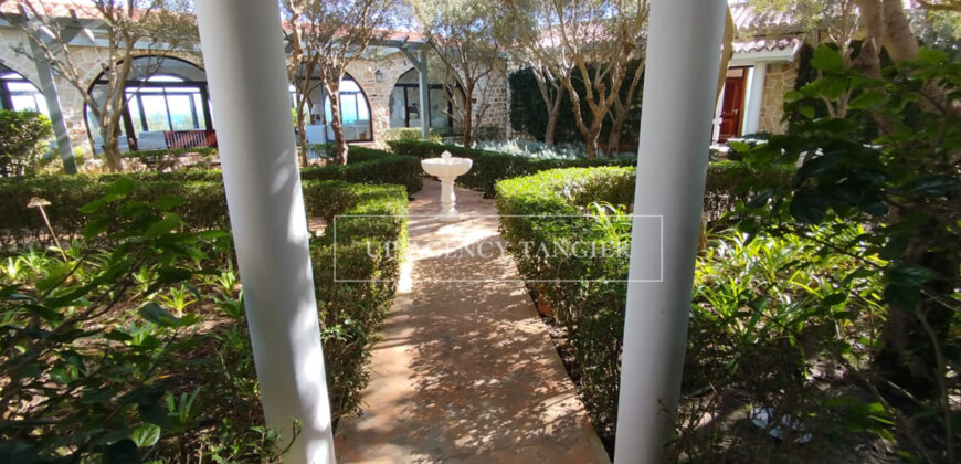 Grande villa à Tanger avec vue sur le Détroit