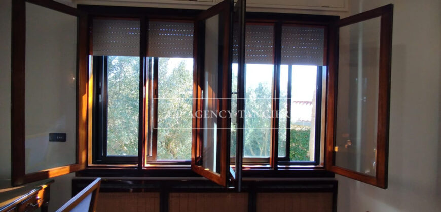 Grande villa à Tanger avec vue sur le Détroit