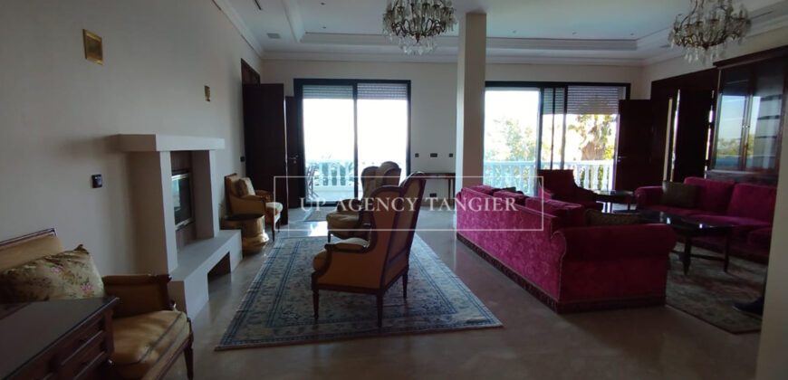 Grande villa à Tanger avec vue sur le Détroit