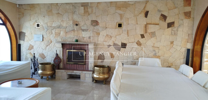 Grande villa à Tanger avec vue sur le Détroit