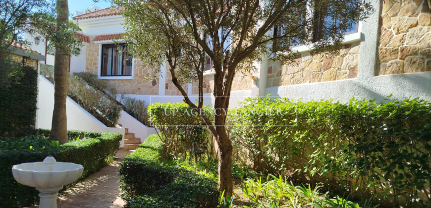 Grande villa à Tanger avec vue sur le Détroit