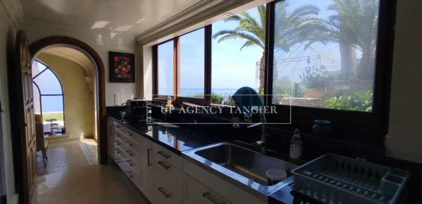 Grande villa à Marshan Tanger face au Détroit