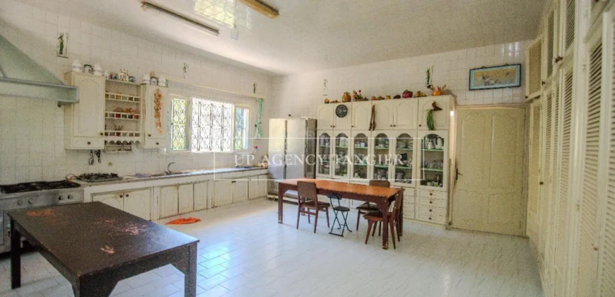 Large villa for sale in Tangier, Old Moutain district