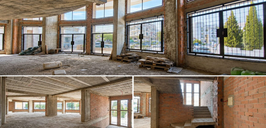 Beau local commercial à l&rsquo;angle de deux artères très passantes.(280m2). Quartier administratif.